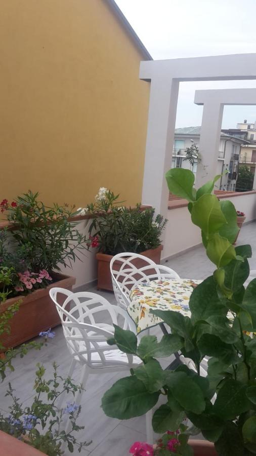 Brezza Marina Bed & Breakfast Marina Di Carrara Exterior foto