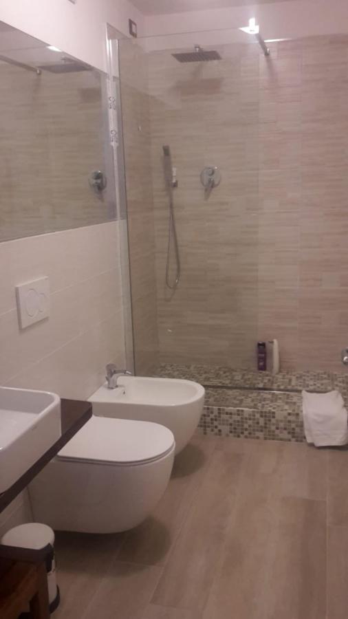 Brezza Marina Bed & Breakfast Marina Di Carrara Exterior foto