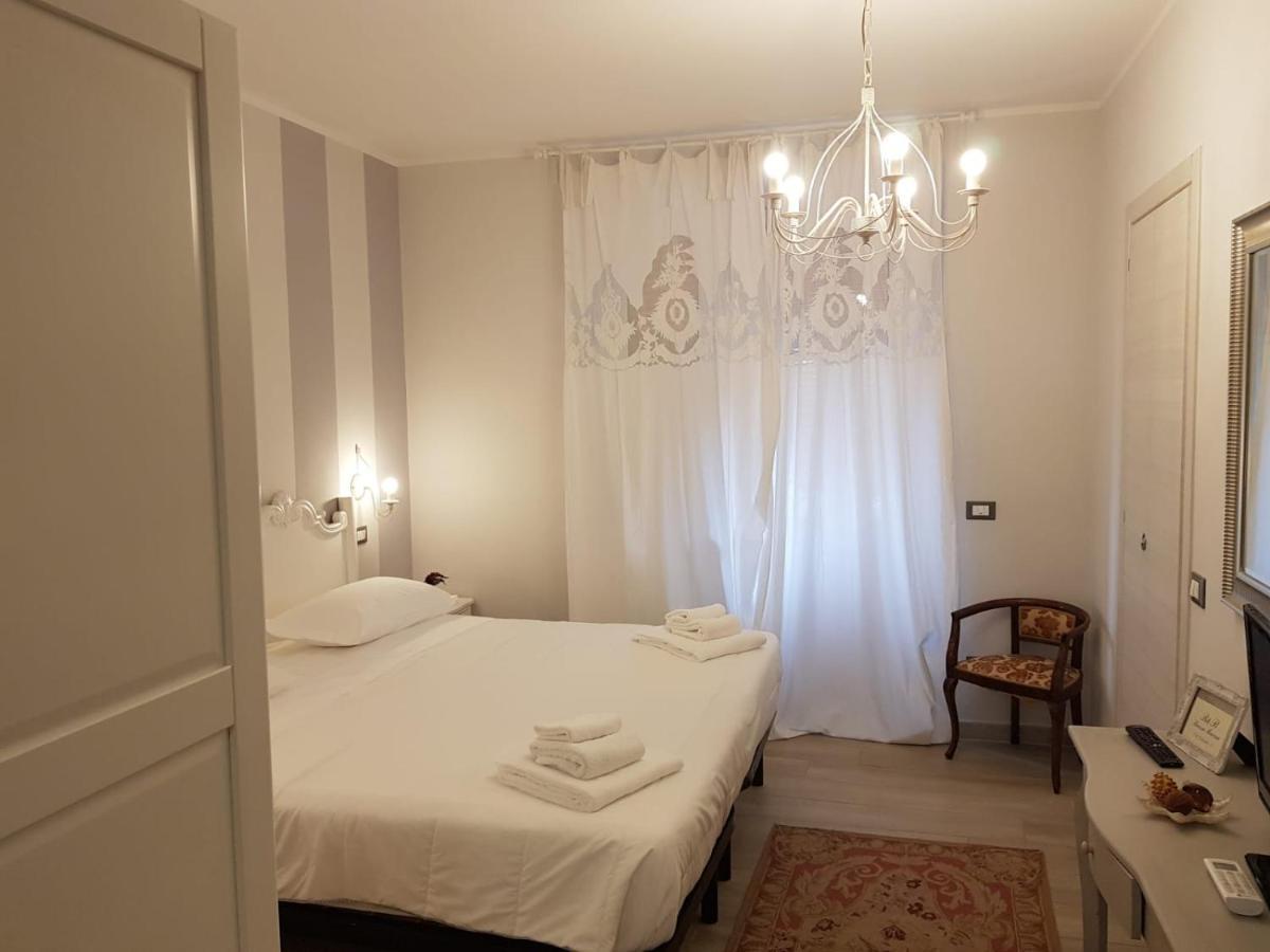 Brezza Marina Bed & Breakfast Marina Di Carrara Exterior foto